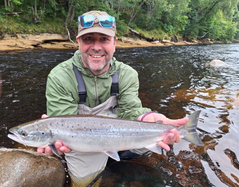 A Beginner’s Triumph: Guiding Mark Hammond’s First Salmon Fly Fishing Adventure